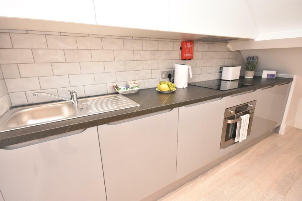 Apt 3, Opera House Ensuite 4Th Floor By Indigo Flats London Exterior photo
